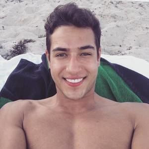 Meet your Posher, Eduardo